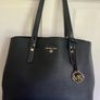 Michael Kors authentic Mel Handbag - like new Image 3