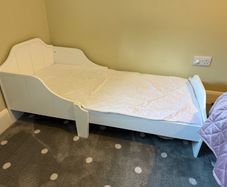 kids bed + mattress