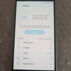 Samsung smartphone - cracked screen
