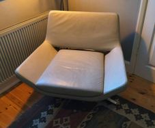 Final PRICE DROP PRICE DROP Jeffrey Bernett designed original Italian leather armchair for B&B Italia