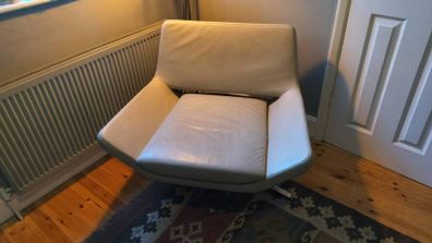 Final PRICE DROP PRICE DROP Jeffrey Bernett designed original Italian leather armchair for B&B Italia