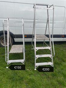 Aluminium podium ladder