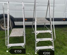 Aluminium podium ladder