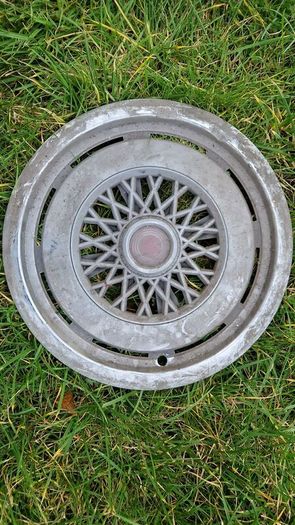Vintage rover hub caps x8 +1
