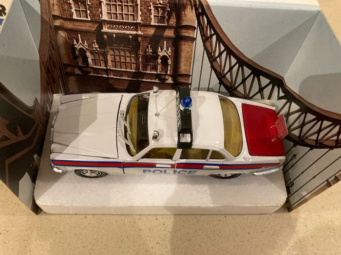 Jaguar XJ 4.2 Police year 1978 1/25