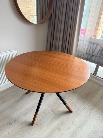 BoConcept Walnut Drop Leaf Dining Table - 1.1m Diameter