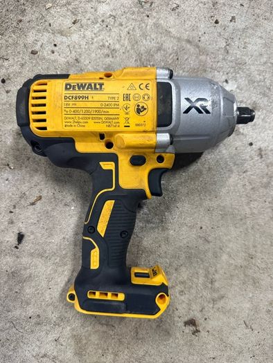 Dewalt 1/2" impact gun 18V DCF899