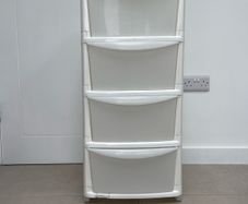 Plastic 4 Drawer Unit