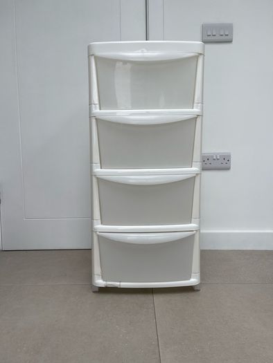 Plastic 4 Drawer Unit