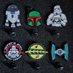 Star wars , pin back badges.