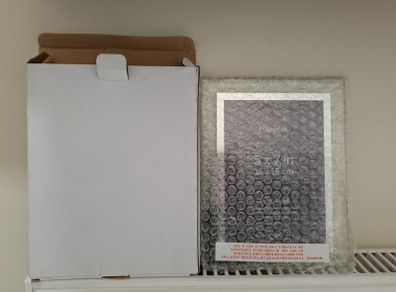 Hampton Frames Glass Photo Frame
