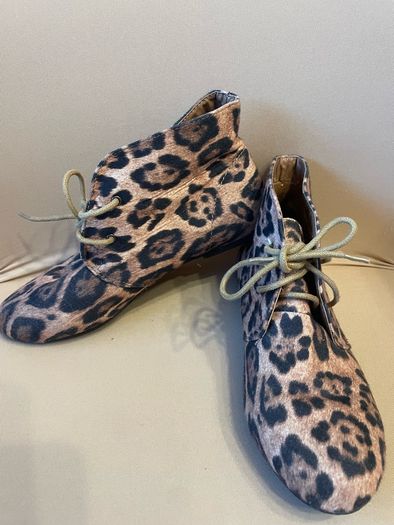 Leopardskin ankle boots