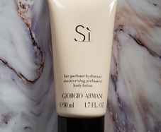 Giorgio Armani Si Moisturizing Perfumed Body Lotion - 50ml - New