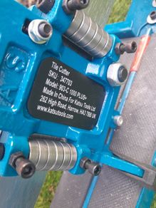 Tile cutter