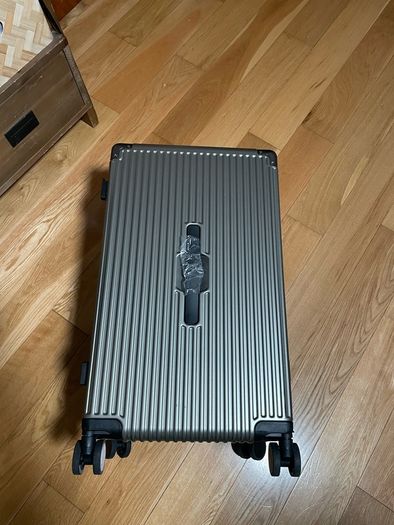 travel suitcase - super lightweight