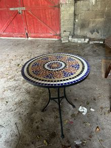 Mosaic bistro table - round garden table