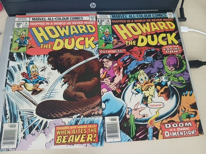 17 x Howard the Duck comics