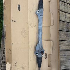 Toyota Estima Steering rack