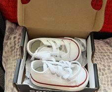 Boys /Girls converse trainers uk 2