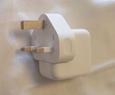 Genuine Apple 12W USB Power Adapter Plug