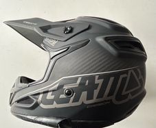 leatt dbx 6.5 carbon v23 full face dh helmet