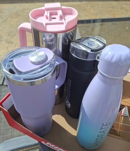 4 drinking bottles