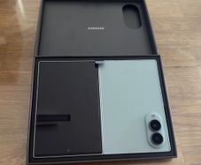 Samsung z fold 8 512 gm