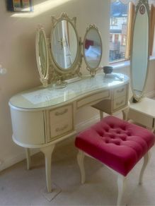 Stunning late 70s cream and gold bedroom suite