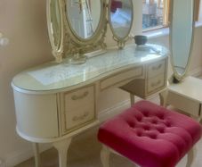 Stunning late 70s cream and gold bedroom suite