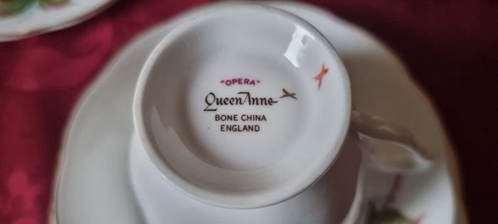 20 Piece Queen Anne Opera Pattern Bone China Gold Gilt Tea Set For 6 Person Setting Made In England