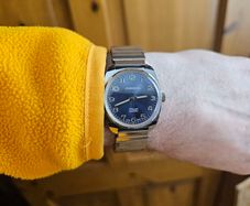 Vintage Swiss Made Mirexal Mechanical Wind Up Swiss Watch from 1960s