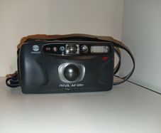 Minolta Riva AF35c 35mm Film Point and Shoot Camera Black Tested good condition