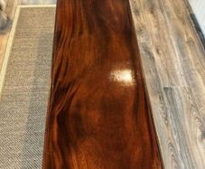 Dining Room Table in Excellent Condition