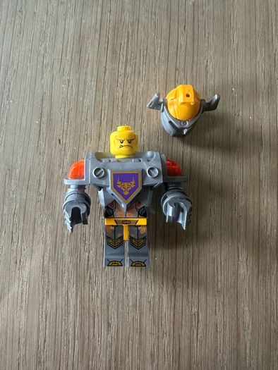 lego nexo knights Axl's tower carrier