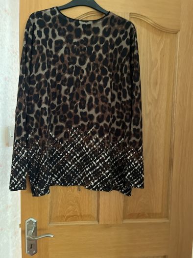 Unworn New Betty Barclay Size 18 Cardigan/jacket with zip up front