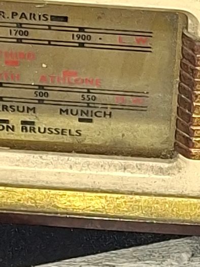 1940s Bakelite Pye Radio from Cambridge, England, Powered on no sound just static, maybe need aerial, Postage Available or collection,
