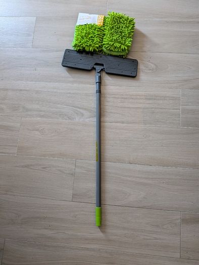 Tesco Flat Mop - Two Clean Mop Heads