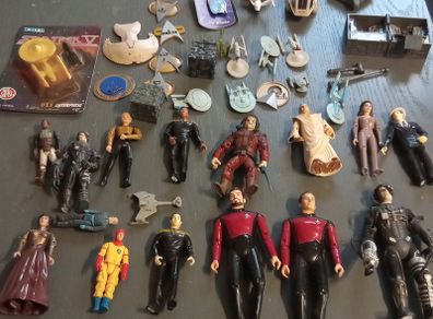 Vintage 90s Star trek action figures