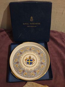 Royal Worcester 1982 Pope John Paul II Dish