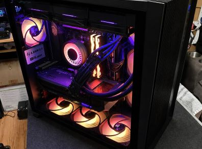 Lianli Air Ryzen 7 9800x3d Rx 9070 Xt Gaming Pc