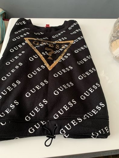 Guess quarter top