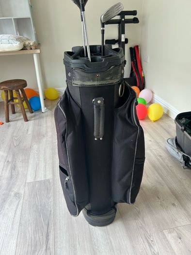 golf bag with drivers