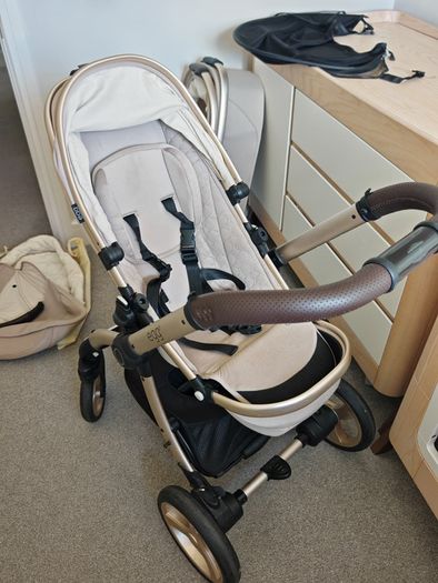 Egg2 travel system