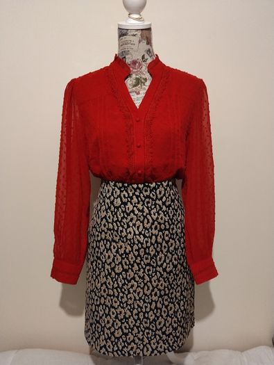 Beautiful Rowen Avenue Red Top