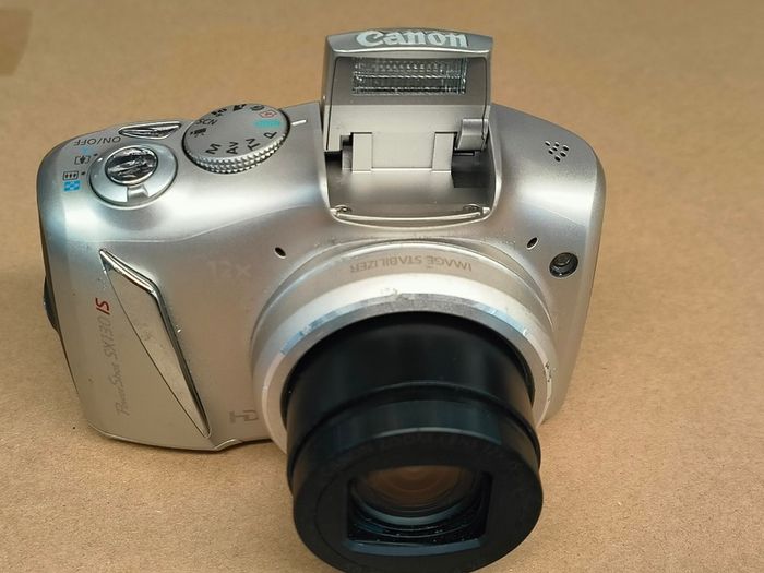 Canon PowerShot SX130 IS Gold 12.1MP 12X Optical Zoom