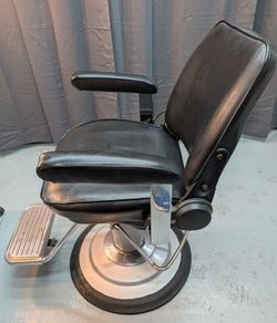 Takara Belmont  GT barber salon chair
