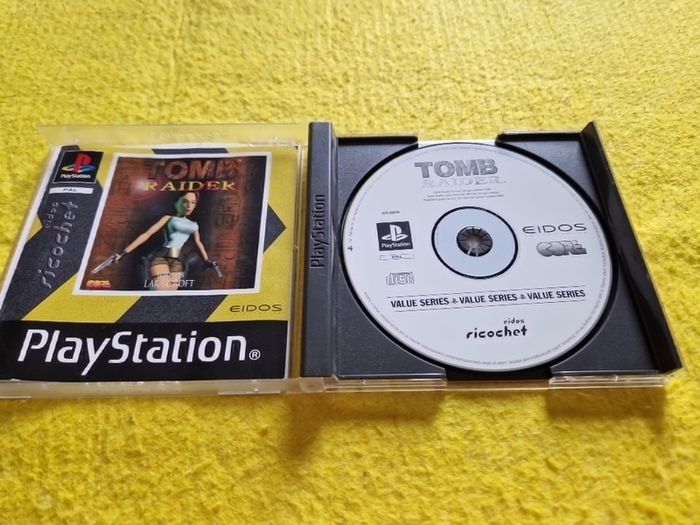 Tomb raider PlayStation1 ps1 PlayStation 2 ps2 games Original