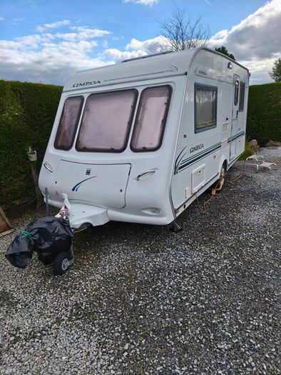 2002 Compass Omega 2 Berth & all accessories