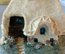 Vintage Thatched Country Cottage Model