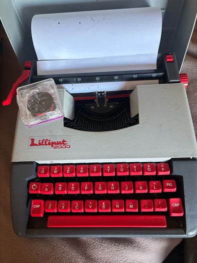 Child's Typewriter 1980's Lilliput 2000,